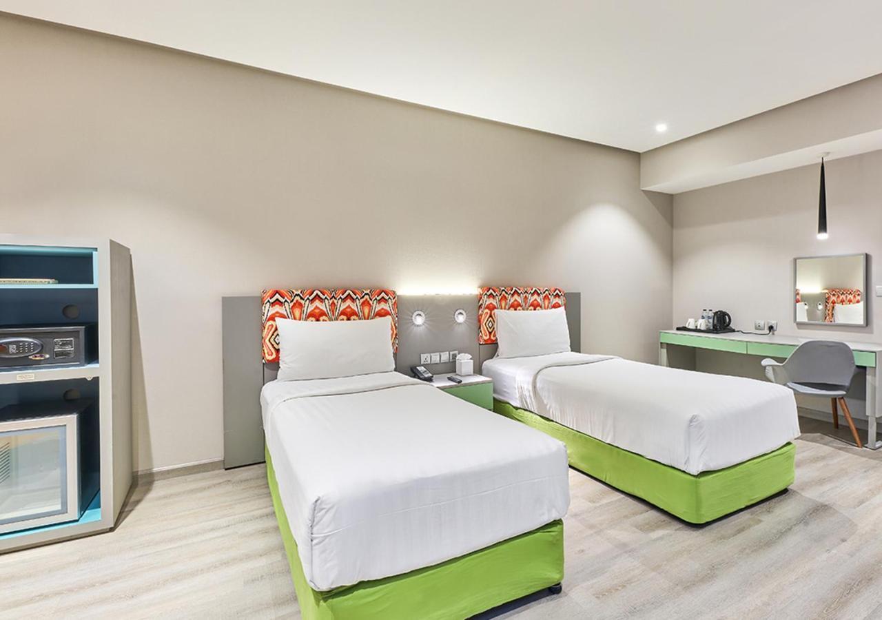 Ibis Styles Dubai Jumeira Exterior foto