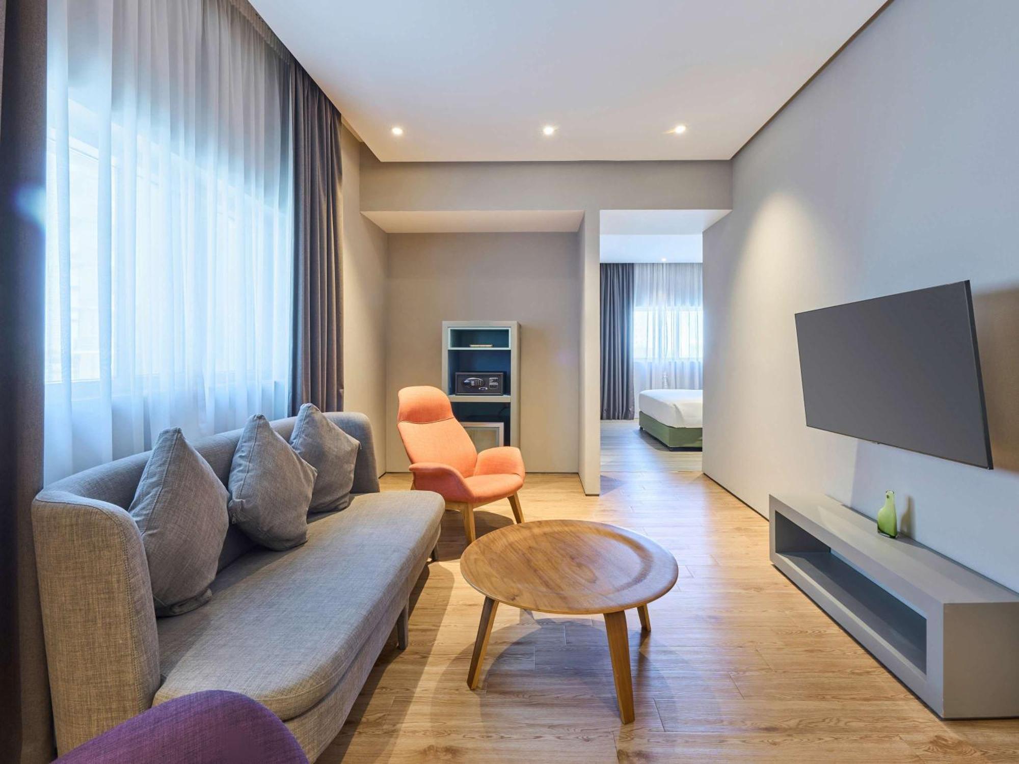 Ibis Styles Dubai Jumeira Exterior foto