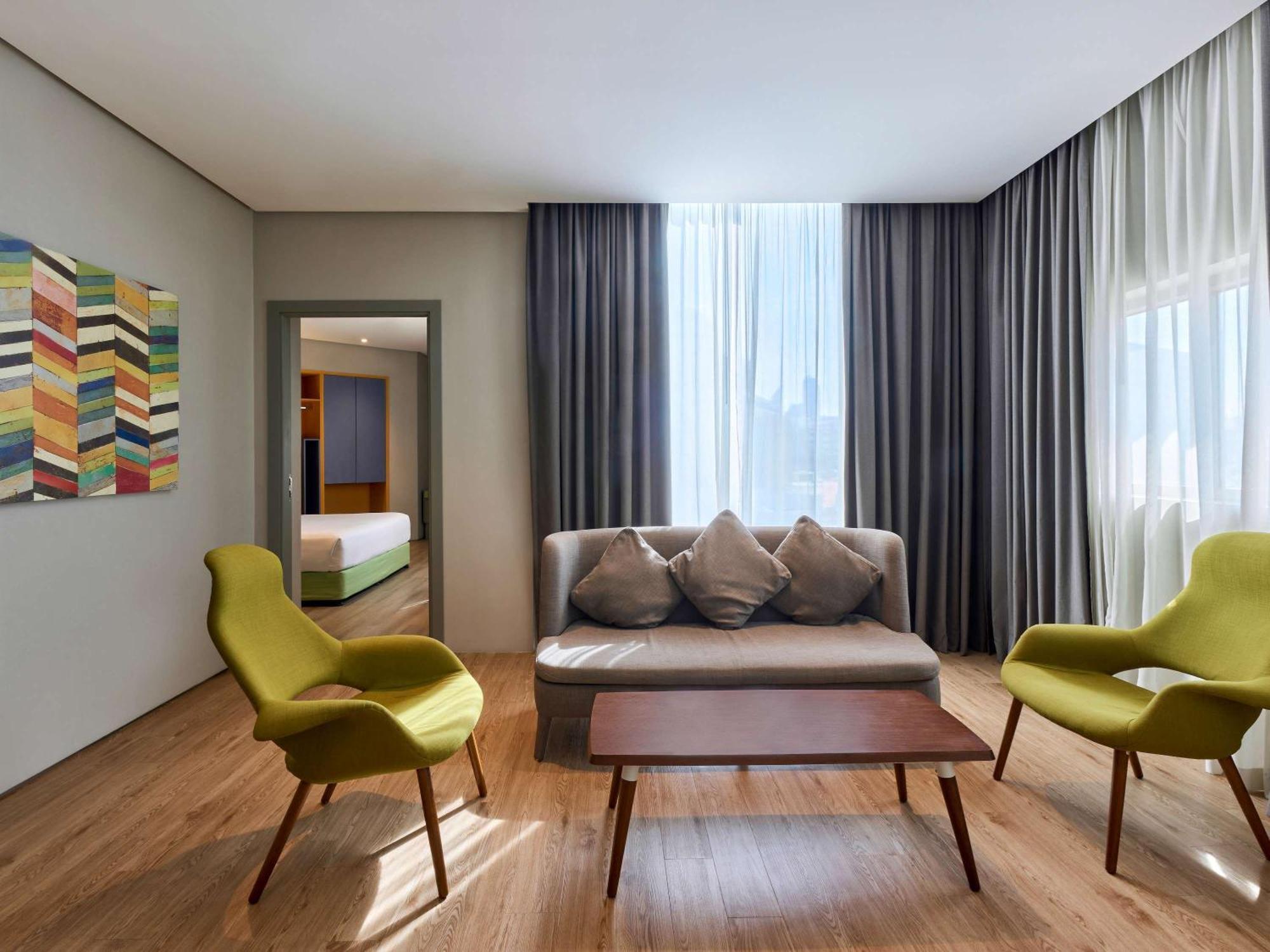 Ibis Styles Dubai Jumeira Exterior foto